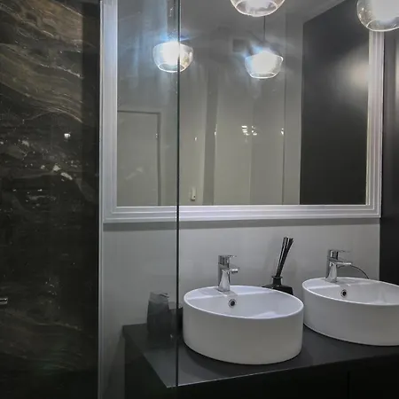 The Living Dream - Jacuzzi, 150mp * Kolozsvár