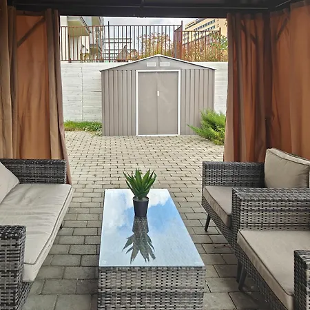 The Living Dream - Jacuzzi, 150mp * Kolozsvár