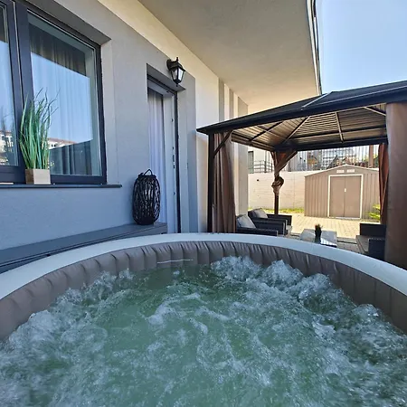 The Living Dream - Jacuzzi, 150mp Apartman *