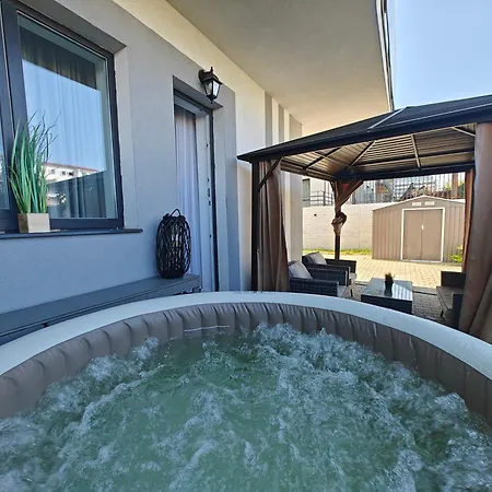 The Living Dream - Jacuzzi, 150mp Apartman *