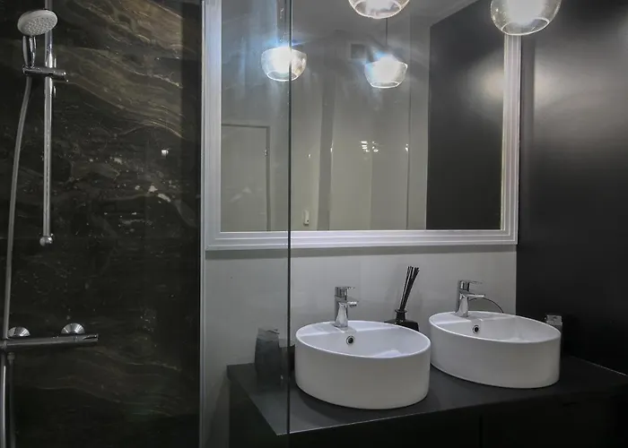 The Living Dream - Jacuzzi, 150mp * Kolozsvár