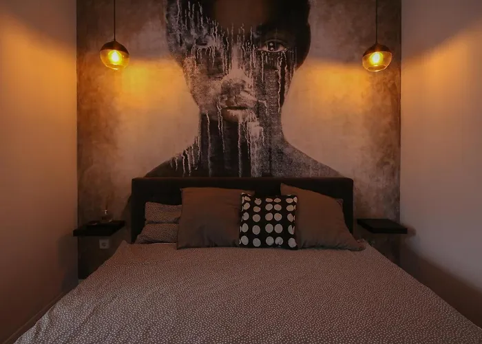 The Living Dream - Jacuzzi, 150mp * Kolozsvár